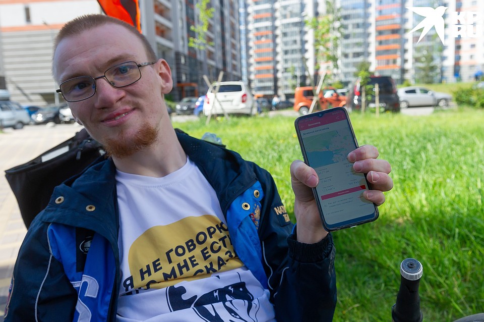 Иван любит ездить на велосипеде - иногда проезжает по 50 километров в день! Фото: Олег ЗОЛОТО