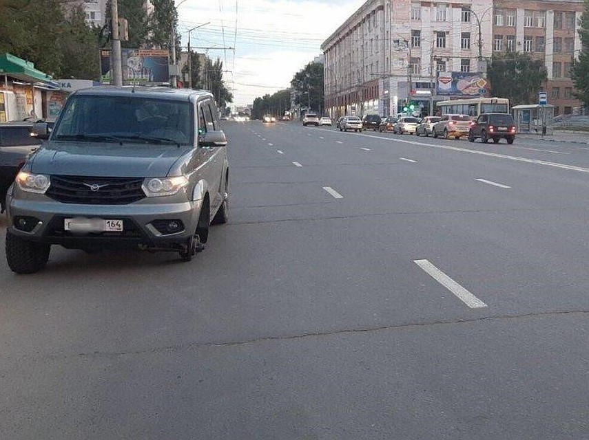 Авария произошла на улице Чернышевского. Фото ГИБДД по Саратову