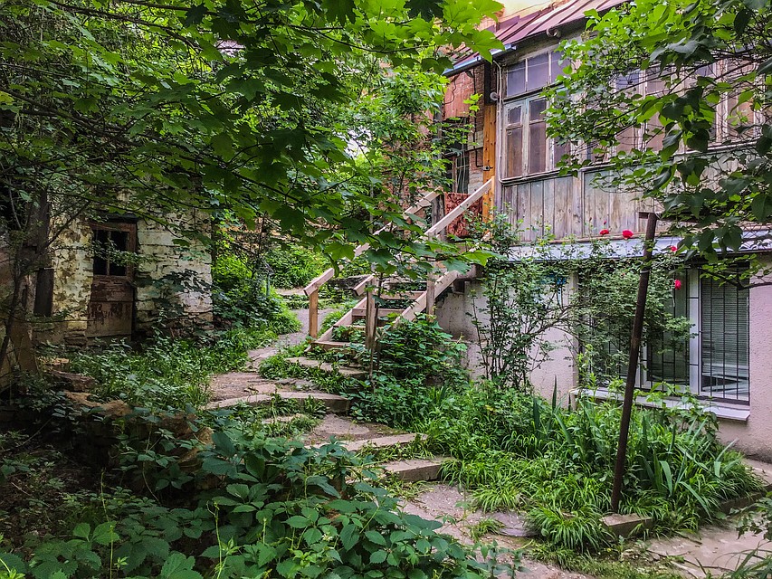 В администрации города уверяют, что старинному зданию больше ничего не угрожает