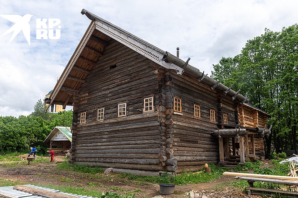 Вот так выглядела на севере курная изба для одной крестьянской семьи. По нынешним меркам, настоящий коттедж Фото: Михаил ФРОЛОВ
