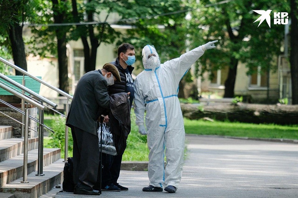 По словам доктора, тяжелее всего болезнь протекает у людей с ожирением и сахарным диабетом Фото: Артем КИЛЬКИН