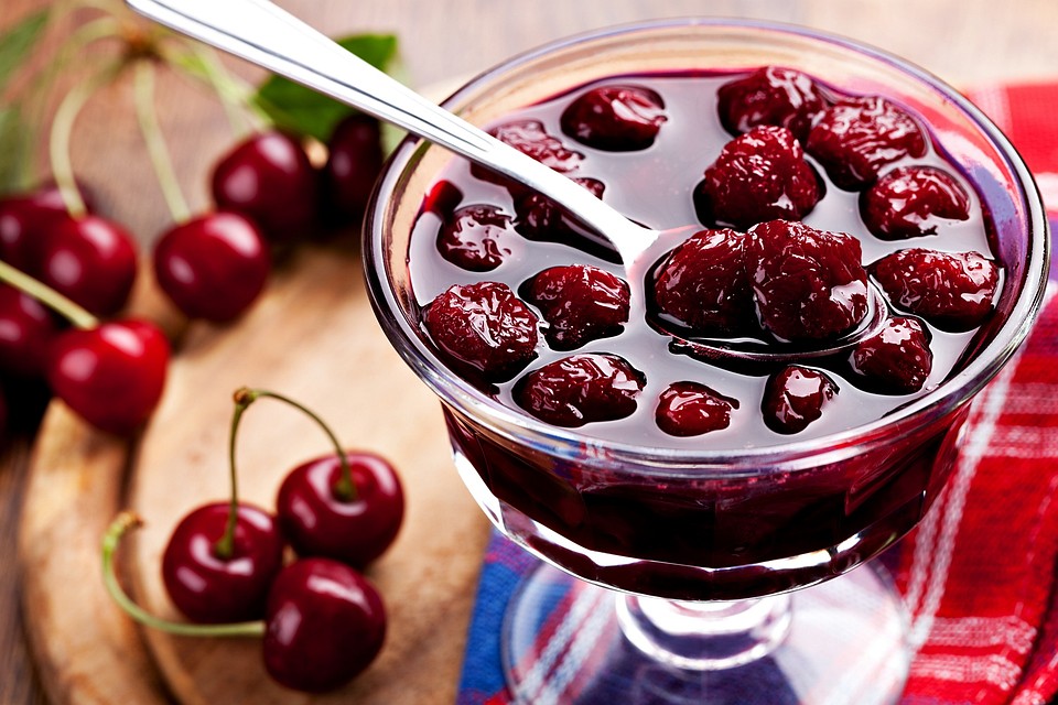 Из черешни можно сварить вкусное варенье, но в Сибири его цена выйдет весьма дорогой. Фото: из открытых источников