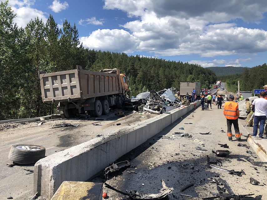 В аварии погибли двое, шестеро получили травмы. Фото: Управление ГИБДД по Челябинской области