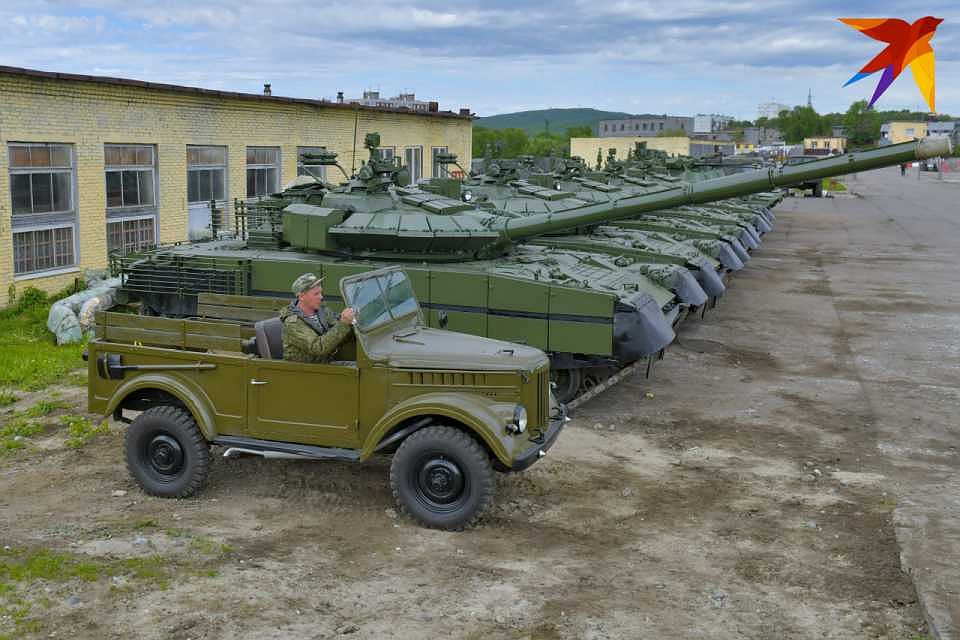 В составе механизированной колонны 24 июня вышли 72 единицы техники. Фото: Олег ФИЛОНОК