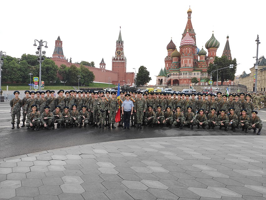На Красной Площади (Фото: министерство обороны РМ).