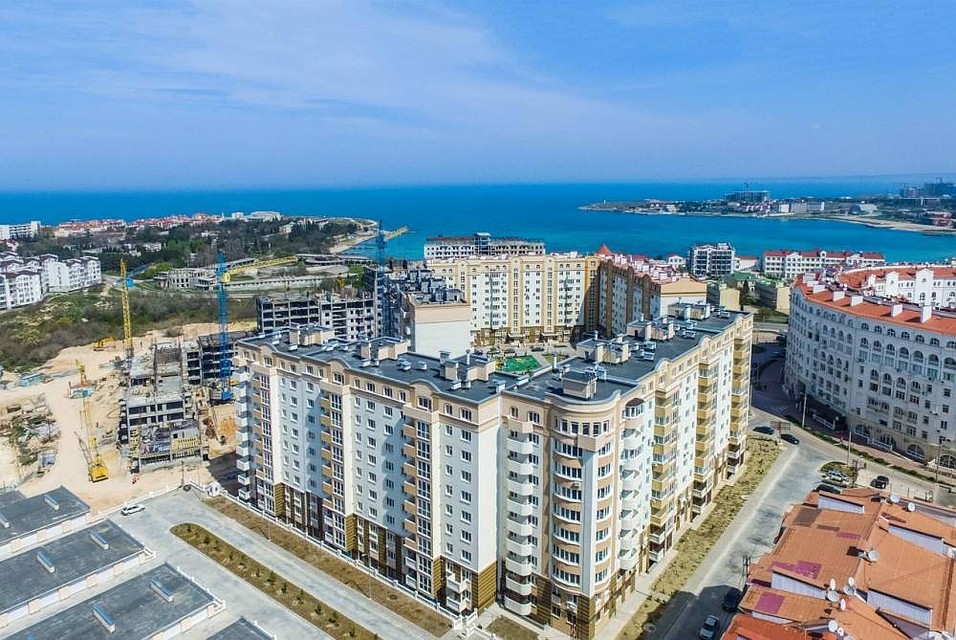 Жилье в Крыму, и в частности, в Севастополе - одно из самых недоступных в стране. Фото: из открытых источников