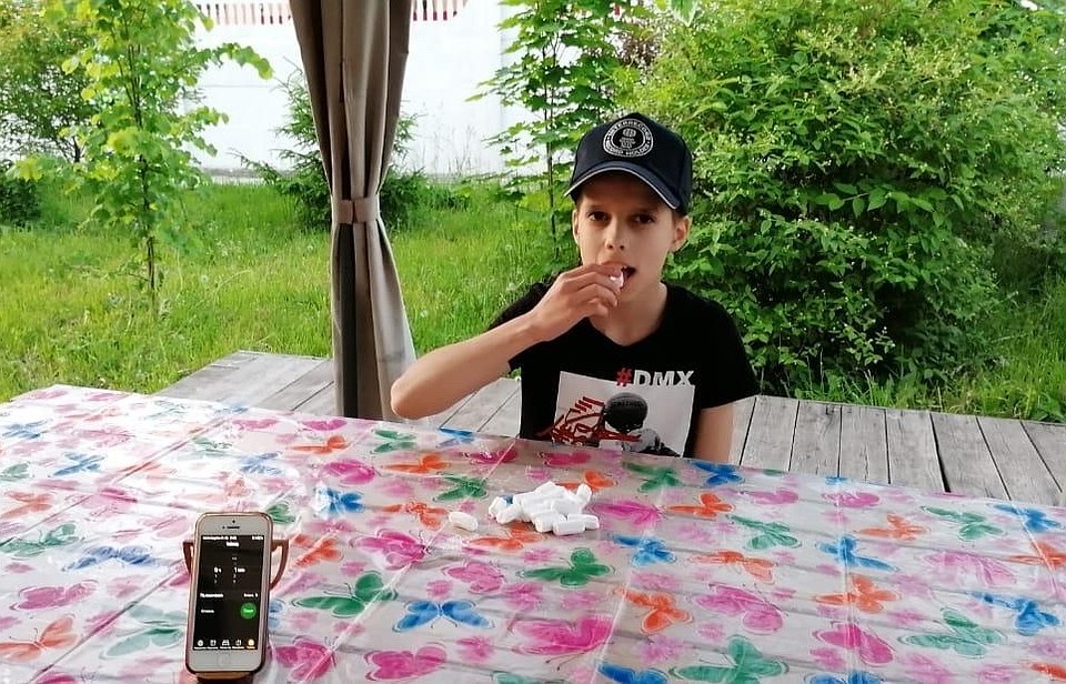 Ратибор съел 32 конфеты за минуту. Фото: предоставлено Еленой Черных