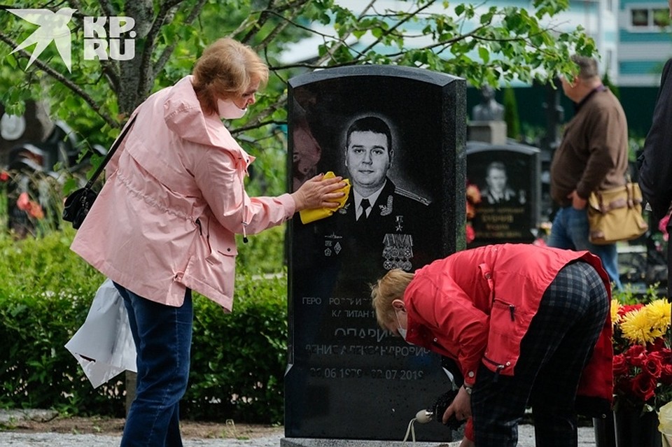 Денис Опарин - единственный сын экс-командира секретной части, в которой служили все погибшие моряки Фото: Артем КИЛЬКИН