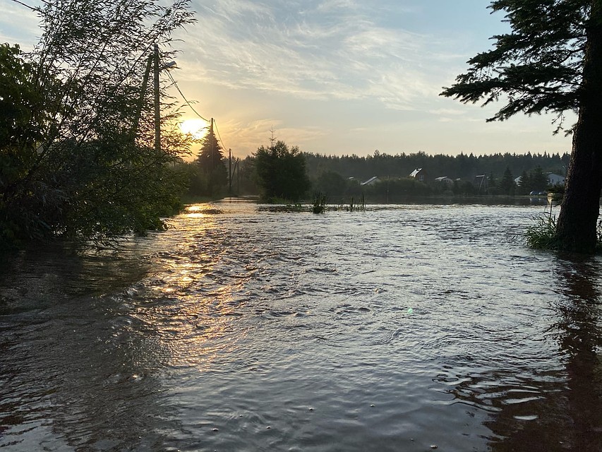 Дороги Рузы скрылись под водой. Фото: социальные сети