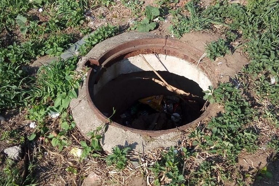 Колодец, в который упали житель села Воздвиженка и его собака. Фото: пресс-служба ГУ МЧС России по Приморскому краю.