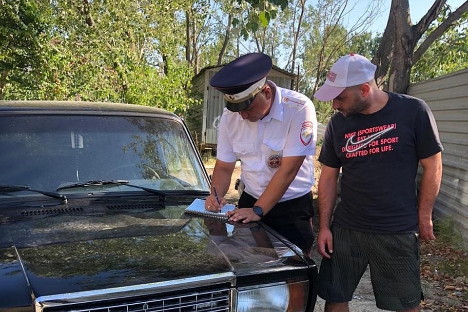 Трюкача поймали полицейские и выписали ему два штрафа.