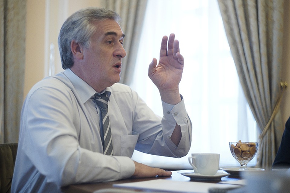 Кандидат от партии власти, вице-губернатор Яков Силин проиграл Ройзману 4 процента. Оказалось, Екатеринбургу больше нравятся харизматики, а не доктора экономических наук...