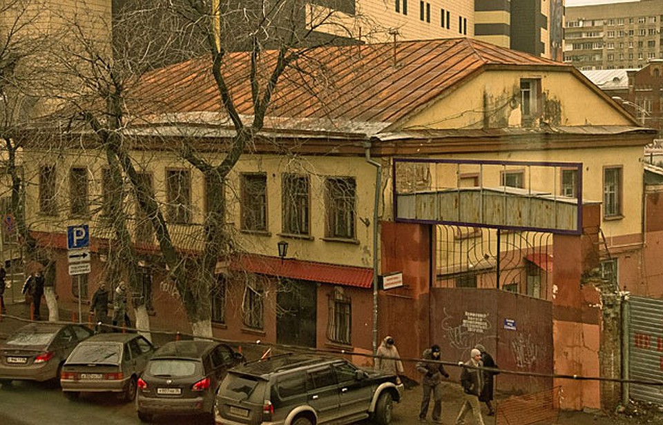 Весной этого года дом Балашова был еще в порядке.