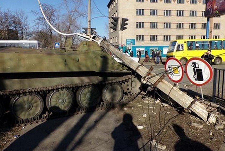 Водка быстро кончилось, за «добавкой» поехали на БМД