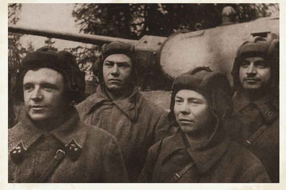 Экипаж лейтенанта Лавриненко (Дмитрий слева) Фото: http://d-pankratov.livejournal.com