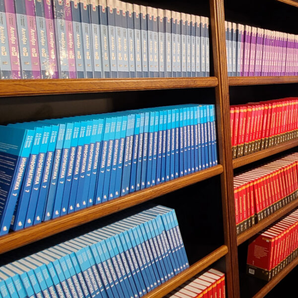 Выставка «Пространство знания: от книжного шкафа до модельной библиотеки» в музее архитектуры Щусева