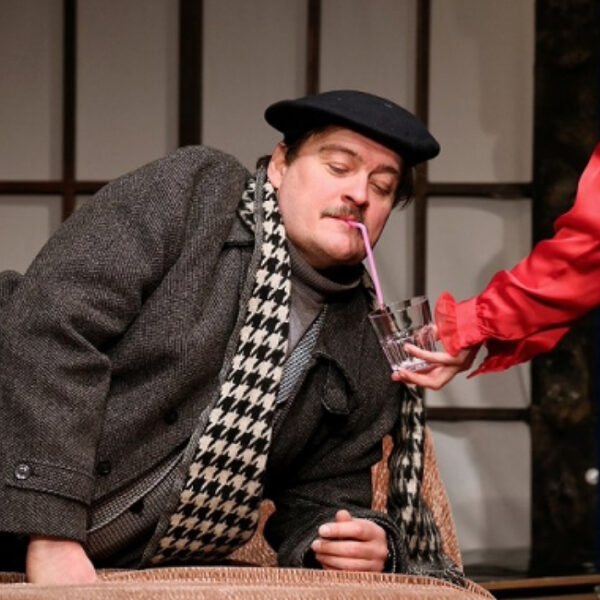 Спектакль «Парафраз – шведская семья» в театре У Никитских ворот