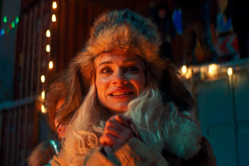 Фильм «Уралочка» (2024): зимняя комедия о столичной фифе, оказавшейся среди сугробов