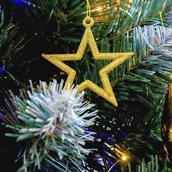 Спектакль «Как зажечь елку» в театре «Маска»