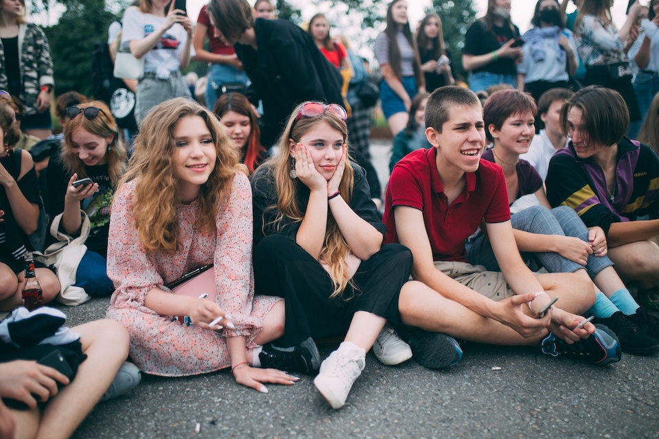 10 лучших идей, куда сходить на выходные в Санкт-Петербурге 2-3 октября 2021 года: ленинградский рок-клуб и путешествие по Зазеркалью