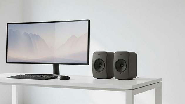 KEF LSX II. Фото: Павел Громов / Нейросеть