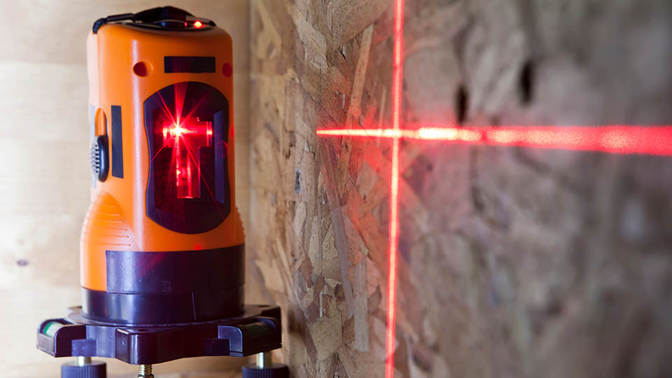 15 лучших лазерных нивелиров в 2025 году