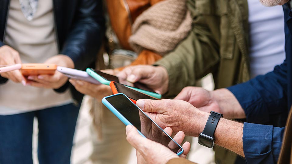 Как перенести данные с телефона на телефон