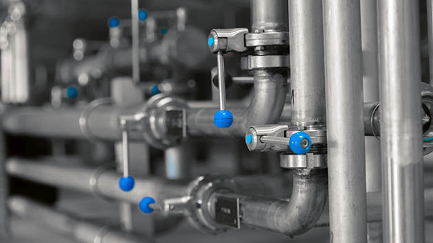 Трубы из нержавеющей стали. Фото: SvedOliver / Shutterstock / Fotodom