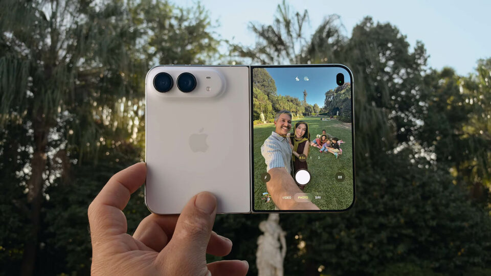 iPhone Duo. Фото: YouTube / Apple