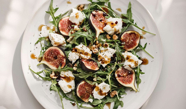 Салат с инжиром