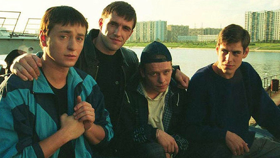 Сергей Безруков обнародовал уникальные фото со съемок сериала «Бригада»