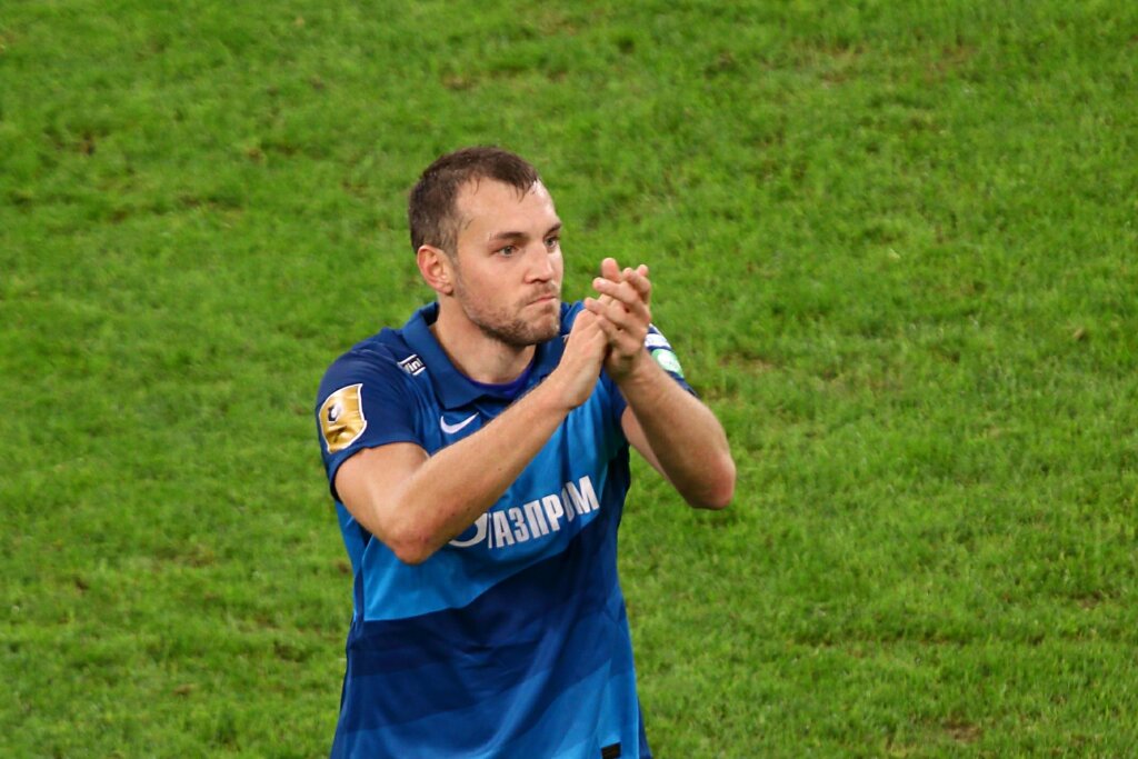 Иван Ургант прокомментировал скандальное видео с Дзюбой