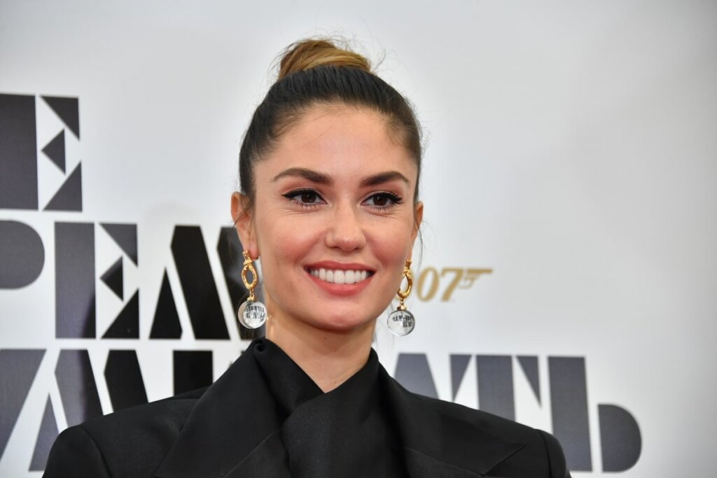 Агата Муцениеце расплакалась и хочет продолжить отношения с Энбертом после «Ледникового периода»