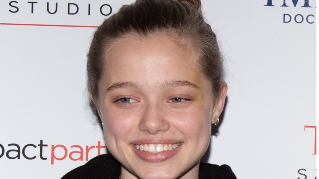 «Шайло в отчаянии»: 15-летняя дочь Питта и Джоли тяжело переживает разрыв с отцом