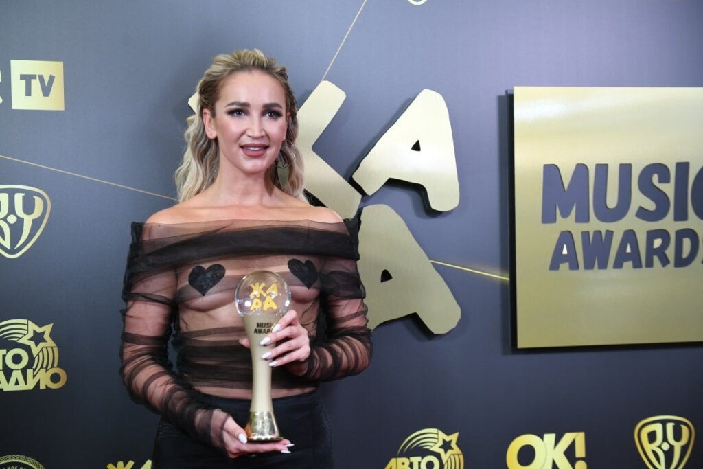 Отчаявшаяся Бузова проорала на всю Россию, что хочет замуж