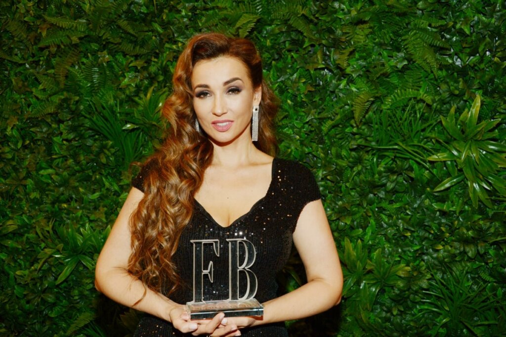 Новости шоу-бизнеса: новая жена Кончаловского, голая Чехова и гнев Кучеры