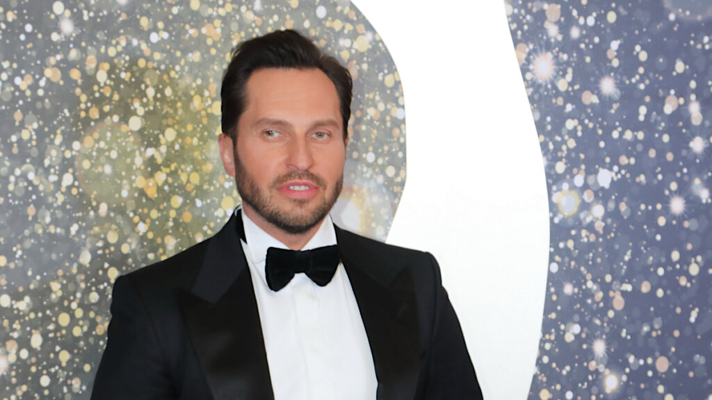 Работал слесарем, живет с вегетарианкой, отец втянул в скандал: куда пропал Александр Ревва