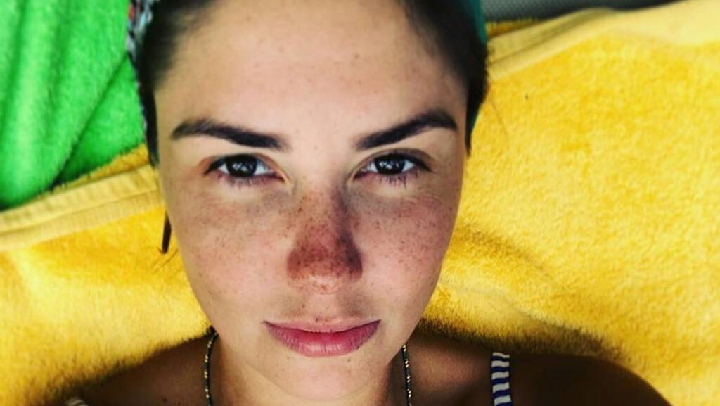 Постройневшая Агата Муцениеце похвасталась фигурой в купальнике