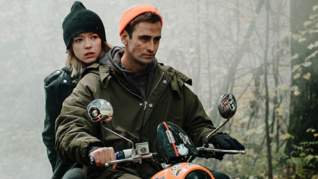 Неоновый свет, колдовство и бар на Мясницкой улице: как снимали сериал «Там, где цветет полынь» с Викторией Агалаковой и Сабиной Ахмедовой