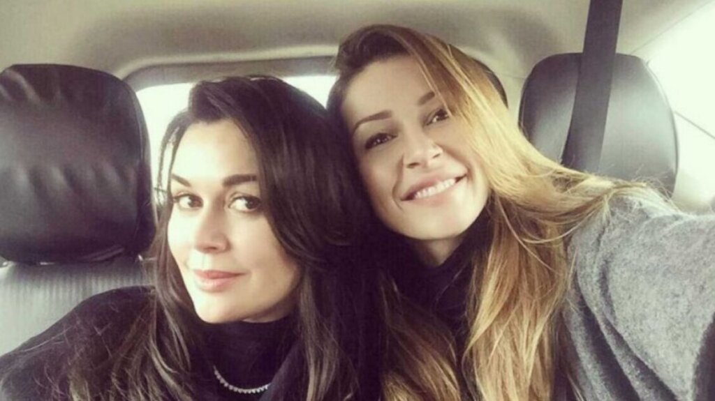 Заворотнюк показала фото после уколов ботокса