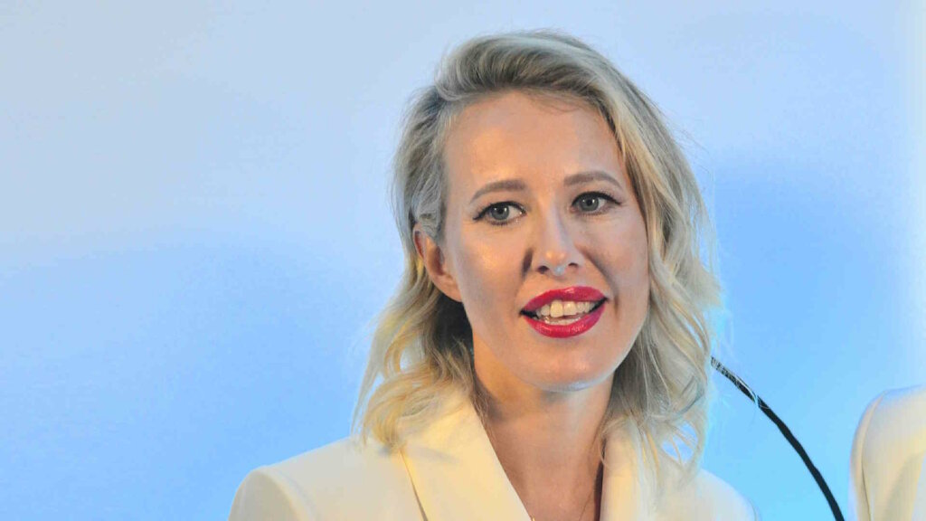 Ксения Собчак покорила поклонников в Каннах новым образом