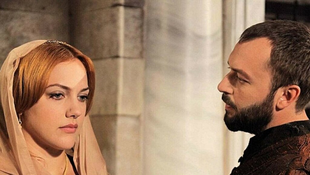 Хюррем — мать-одиночка, а Ибрагим — безработный музыкант: как сложилась судьба главных актеров «Великолепного века»