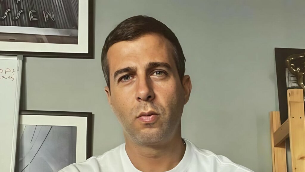 «Красавица»: Иван Ургант опубликовал фото дочери Эрики в честь ее 24-летия