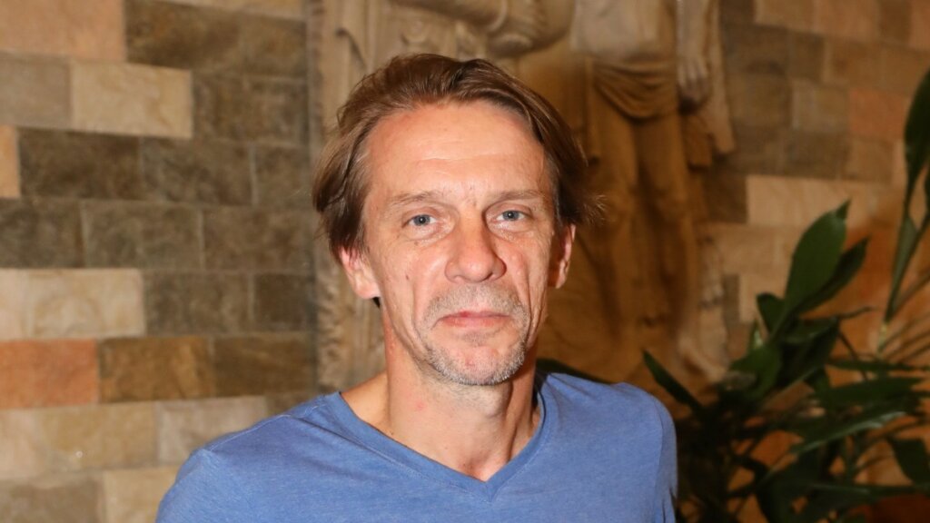 Актер Алексей Шевченков жил на улице и спивался