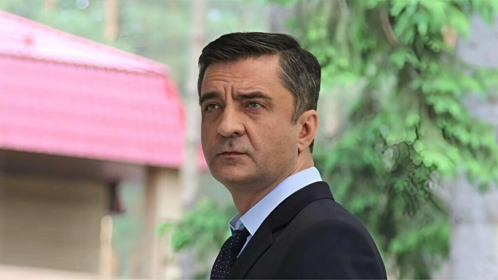 Звезда сериала «Шеф» рассказал о трагедии с женой и трехлетней дочерью