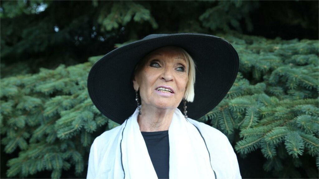 Наталья Гвоздикова отреклась от Светланы Светличной сразу после похорон