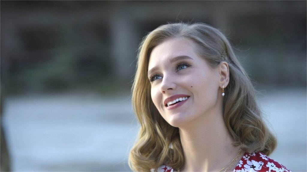 Кормит с руки: Кристина Асмус рассекретила новый роман