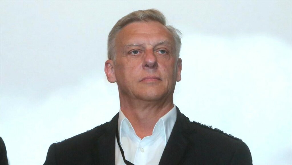 Сына звезды «Улиц разбитых фонарей» обвинили в домогательствах к собственному ребенку