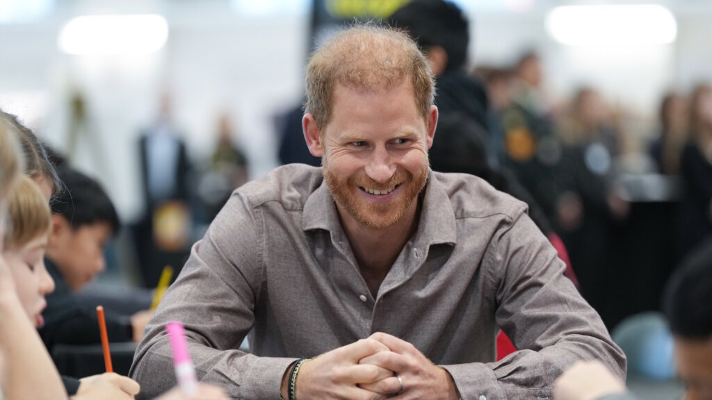 Принц Гарри впервые прокомментировал слухи о разводе с Меган Маркл