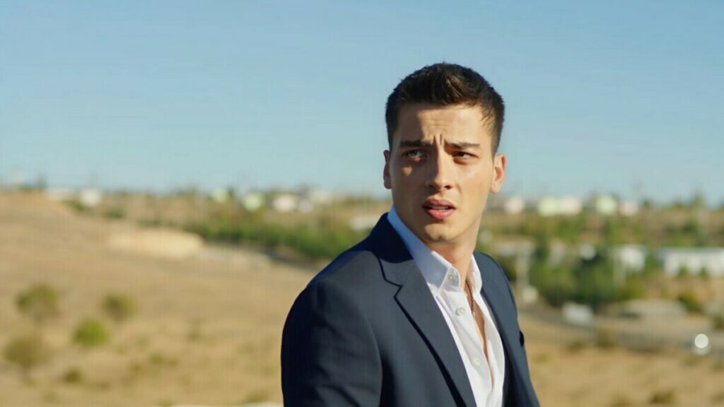 Зеррин влюбится в Демира, а Кая умрет: спойлеры турецкого сериала «Далекий город»